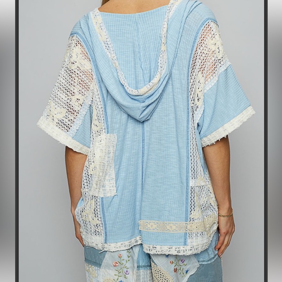 P4458– (🚨LAST ONE) POL floral lace, patchwork, waffle knit TOP ONLY. - Picture 2 of 2